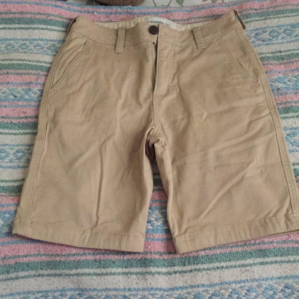 Abercrombie kids Khaki colored shorts 13/14 boys